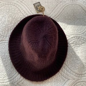 Converse One Star NWT Women’s Knit Hat. Deep Purple. Size OS.